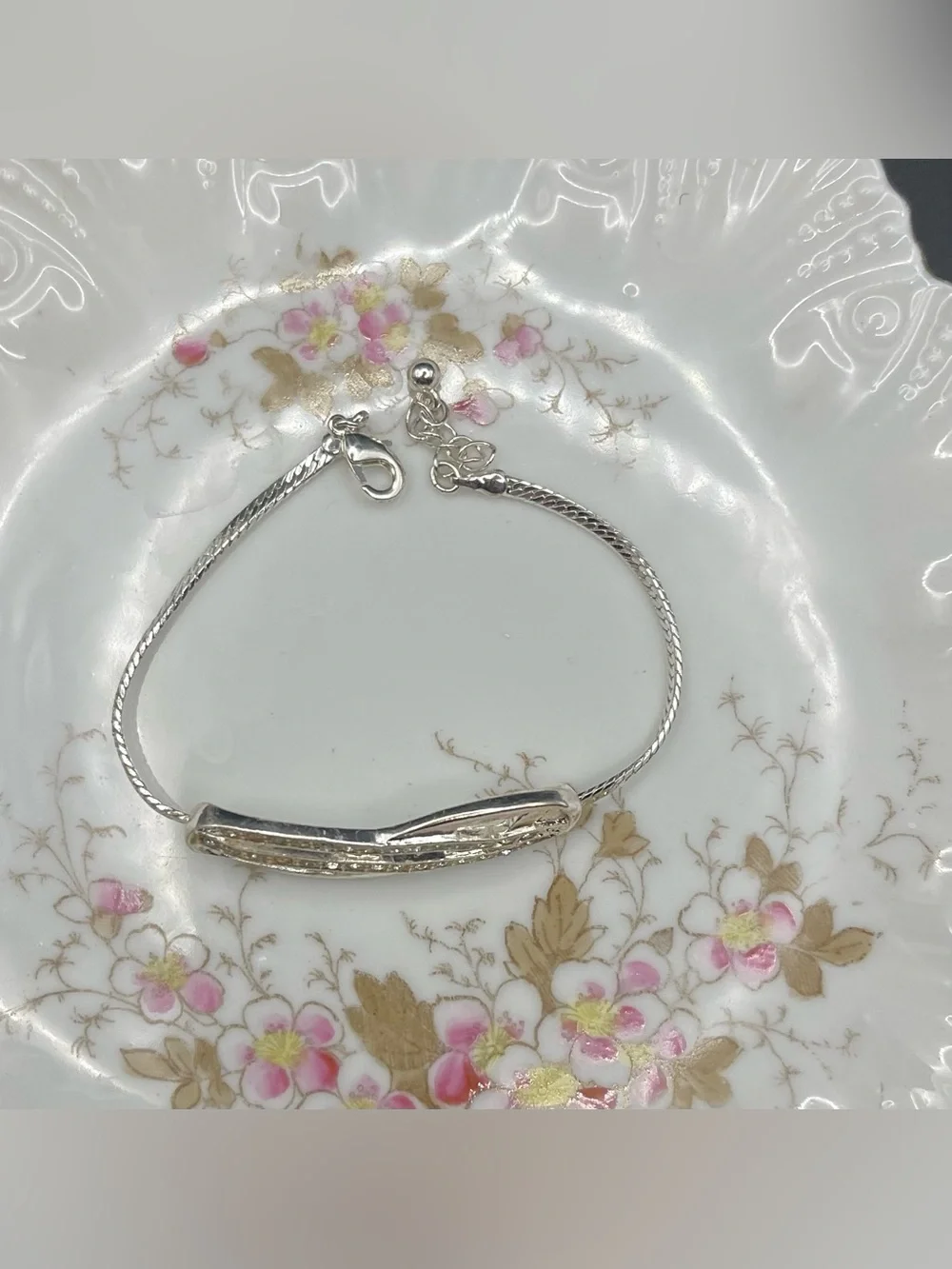 Vtg Style Silver Tone Rhinestone Abstract Infinity Ribbon Slider Bracelet 7-8”